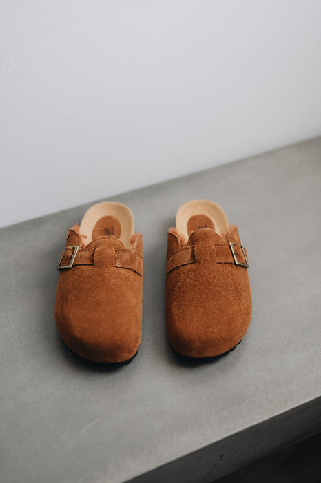 Front view of baba rust clog