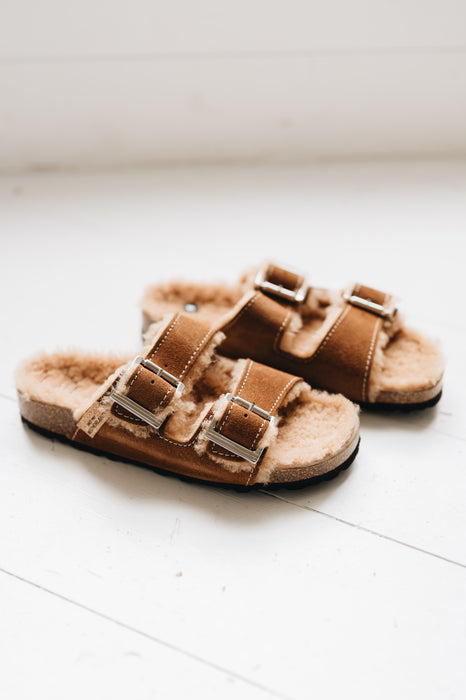 MEDI Womens Sheepskin Buckle Sandal (Last Chance)