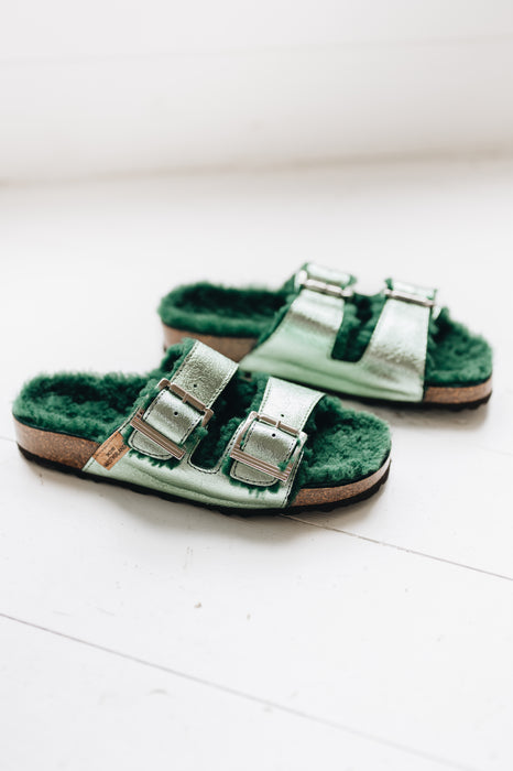 MEDI Womens Sheepskin Buckle Sandal (Last Chance)