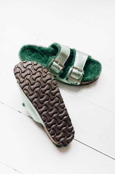 MEDI Womens Sheepskin Buckle Sandal (Last Chance)