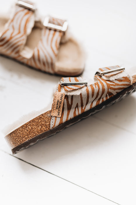 MEDI Womens Sheepskin Buckle Sandal (Last Chance)