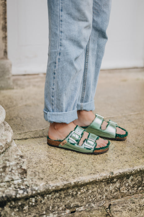 MEDI Womens Sheepskin Buckle Sandal (Last Chance)