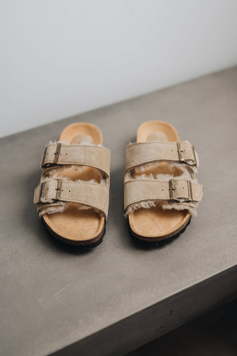 Front view of the vanilla sandals 