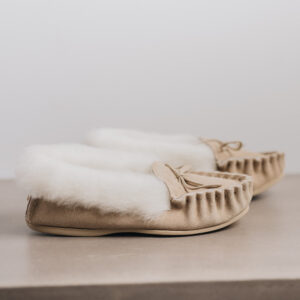 Ladies Wool Moccasin Slipper with a collar