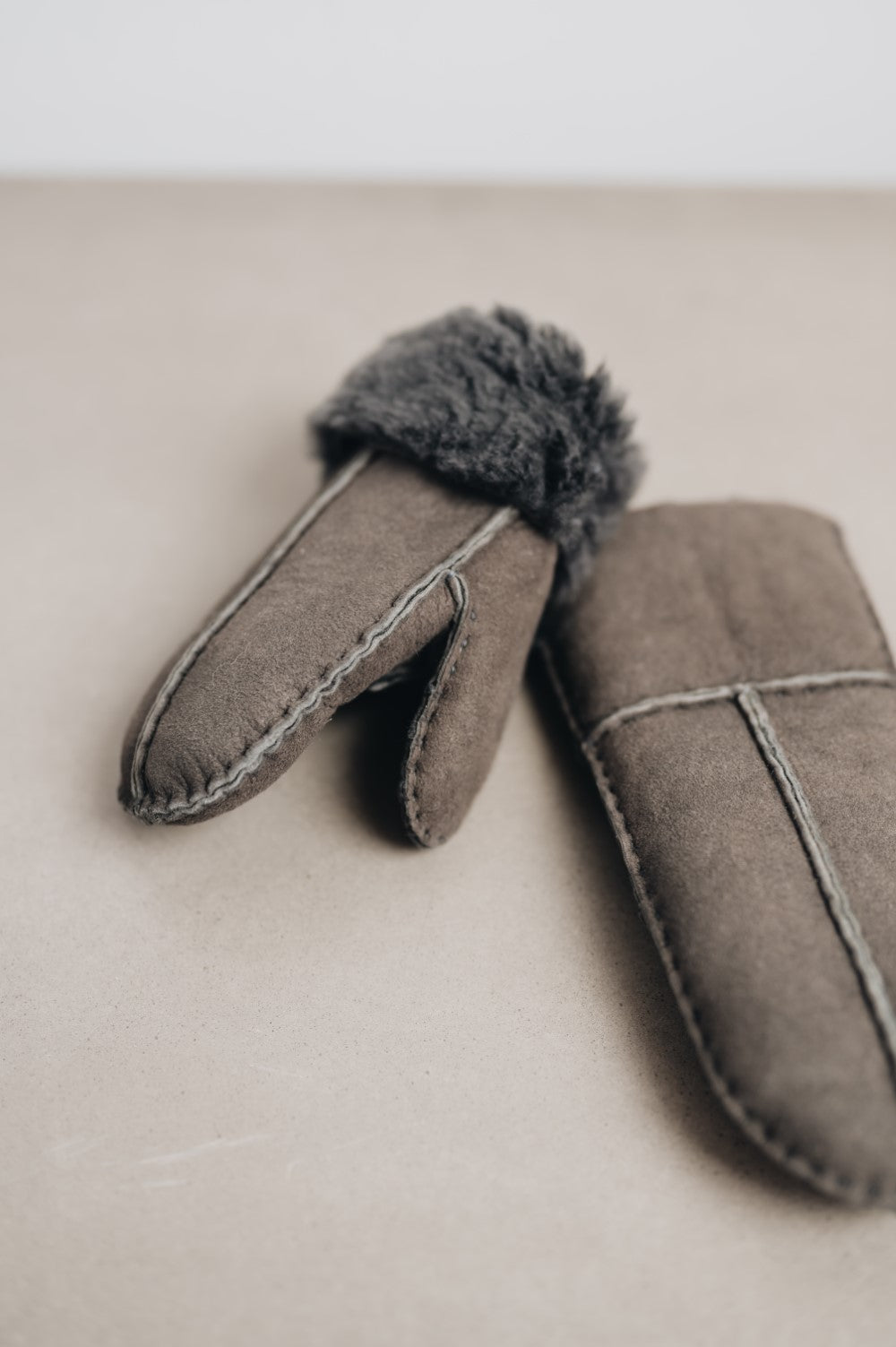 children grey Sheepskin mittens